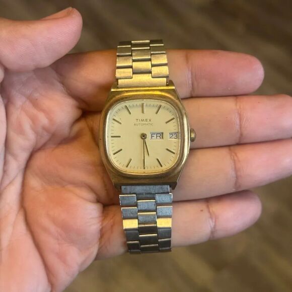 Vintage Timex Automatic Day Date Wrist Watch - Picture 2 of 7